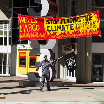 Dropping The Banner On Wells Fargo's Fossil Foolishness:May 18, 2022